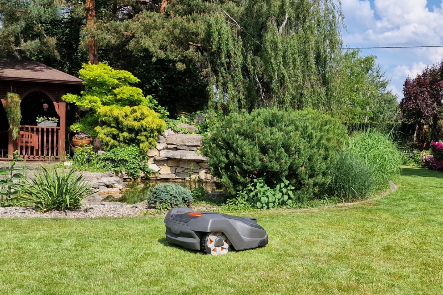 Montaż robotów koszących Husqvarna Automower® – profesjonalna instalacja | Reptor